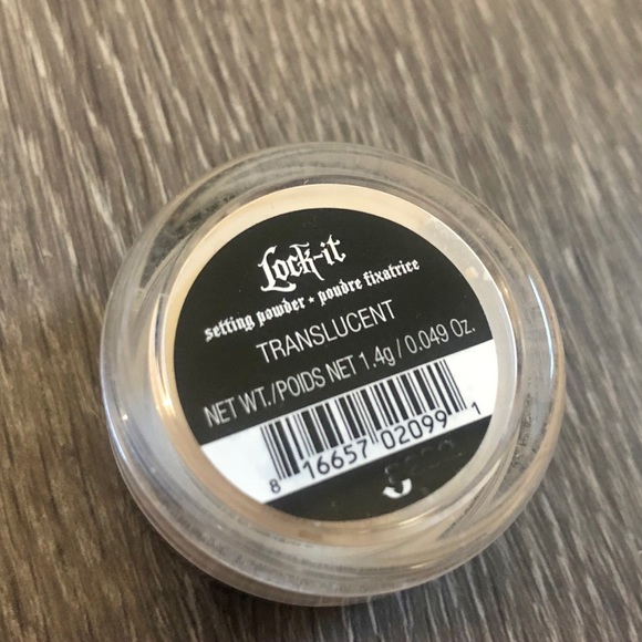 New Kat Von D translucent powder mini size - Picture 2 of 3
